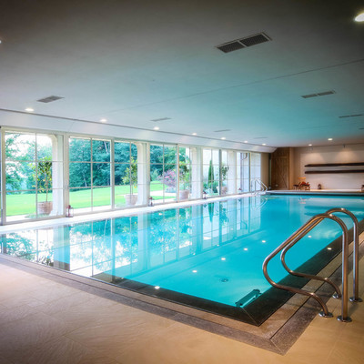 Manutenzione piscine con acqua salata