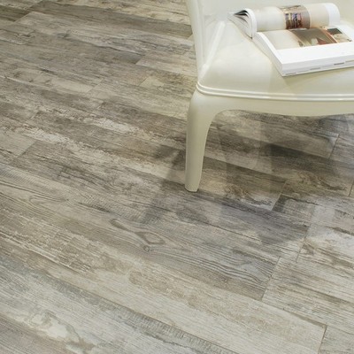 Raffinate ed eleganti: piastrelle in gres effetto legno Raffinate ed eleganti: piastrelle in gres effetto legno