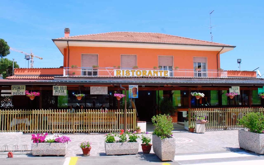 Locale commerciale Con abitazione