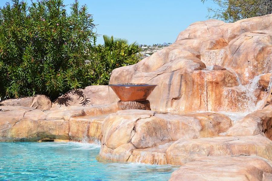 Piscina rivestimento in pietra