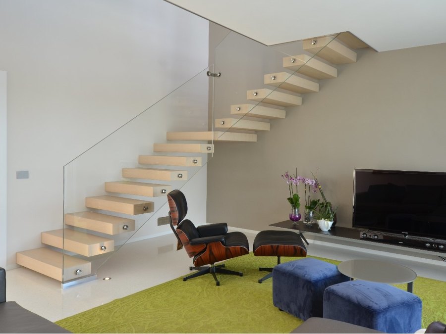 Scale interne a sbalzo. design sospeso e leggero che stupisce e ... Scale interne a sbalzo