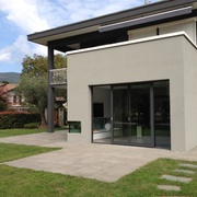 Ristrutturazione villa e progettazione giardino con piscina
