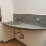 Installazione elementi d'arredo in pietra naturale