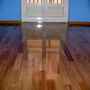 Pavimento Iroko del 1970 lucido