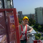 lavoro sul ponteggio elevatore