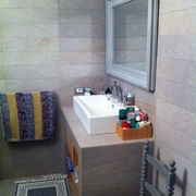 Base lavabo in muratura rivestita
