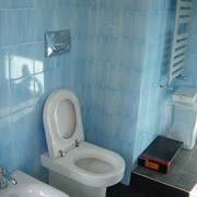 Bagno in piastrelle 20 x 20 pennellato