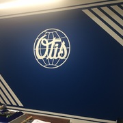 Parete decorata mano con logo disegnato a mano
