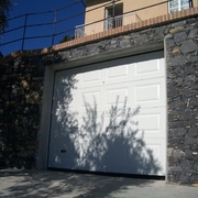 PORTA SEZIONALE CHIUSA