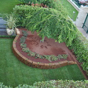 Realizzazione giardino residenziale con prato sintetico