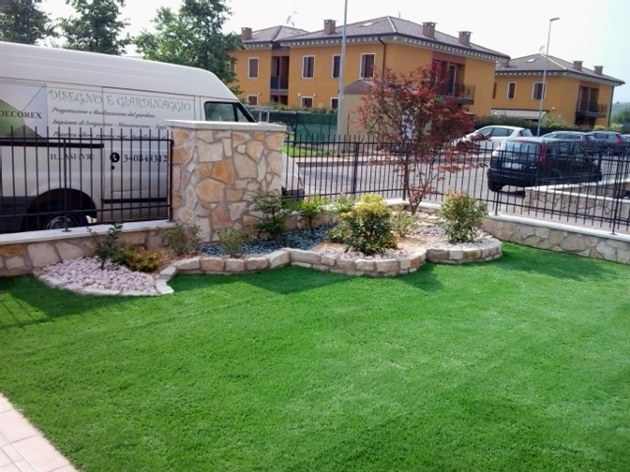 Aiuole in giardino. good with aiuole in giardino. top le piante per ... Progettazione aiuole giardini