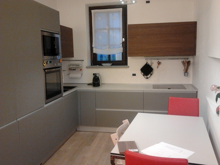 Foto: cucina con ante in vetro satinato e top in kerlite di life ... Top cucina in vetro