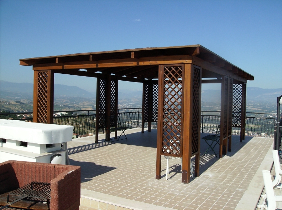 Strutture in legno per terrazzi. tettoie per balconi with strutture ... Gazebo in legno per terrazzo