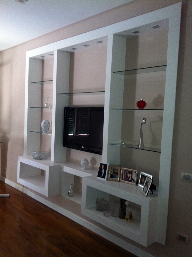 Foto: parete attrezzata in cartongesso con led di archin project ... Parete di cartongesso