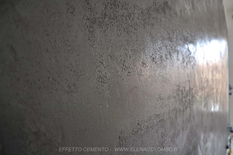 Foto: particolare di parete ad effetto cemento di elena lisa colombo ... Stucco effetto cemento