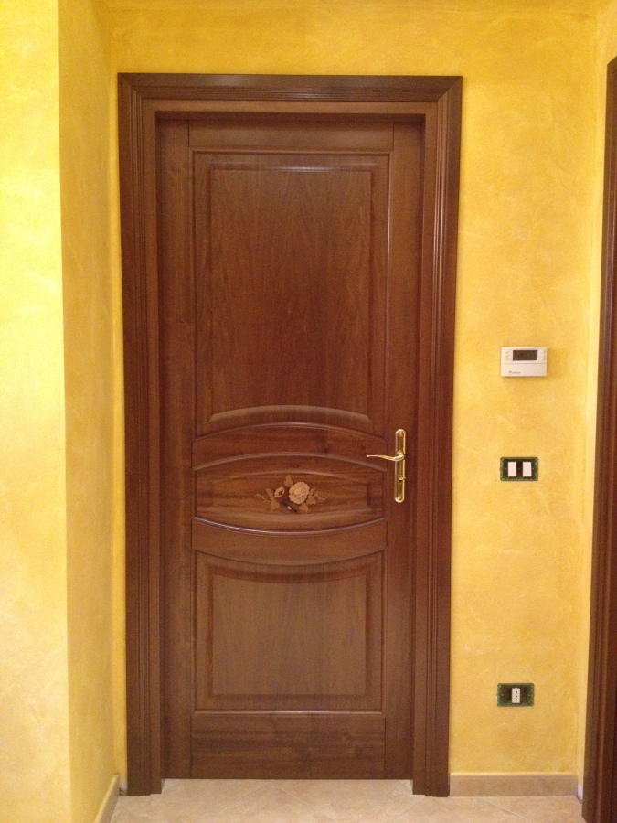 Porte interne in legno massello 