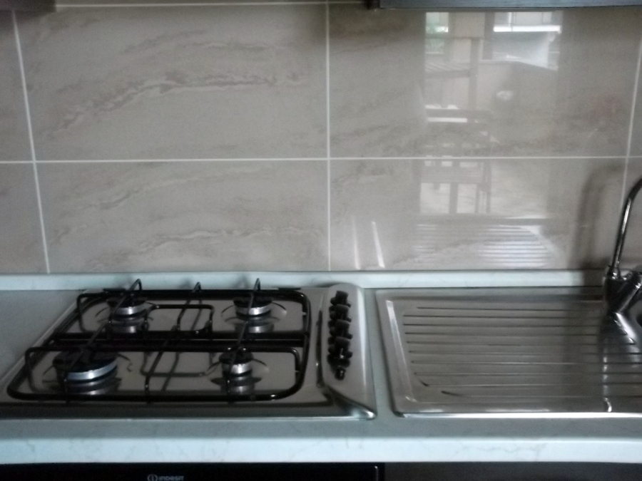 Piastrelle zona cucina: oltre idee su cucina con pavimento in ... Cucina con mattonelle