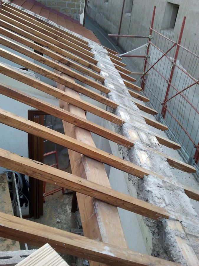 Foto: rifacimento tetto completo con legno di castagno di ... Rifare tetto in legno