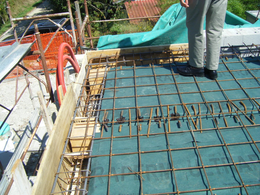 Foto Solaio In Legno Prima del Getto In Calcestruzzo con Rete