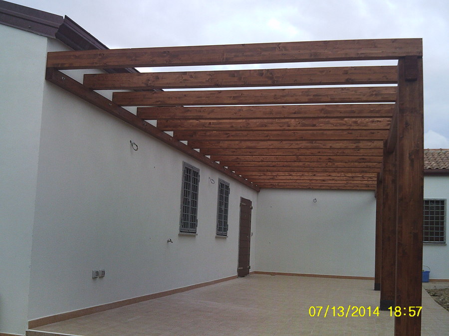 Foto: veranda in legno lamellare di l'arte di costruire #228262 ... Foto verande in legno