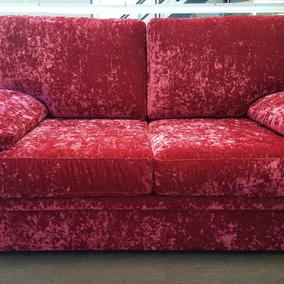 Divano dopo il restauro