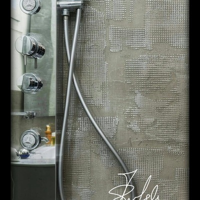 Doccia in resina decorativa