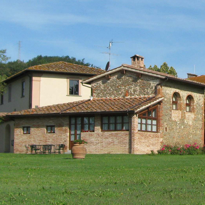 Villino in ex-fienile. Reggello (FI)