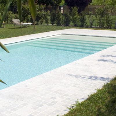 La bellezza della piscina a sfioro: costi e tipi habitissimo Preventivo piscina a sfioro