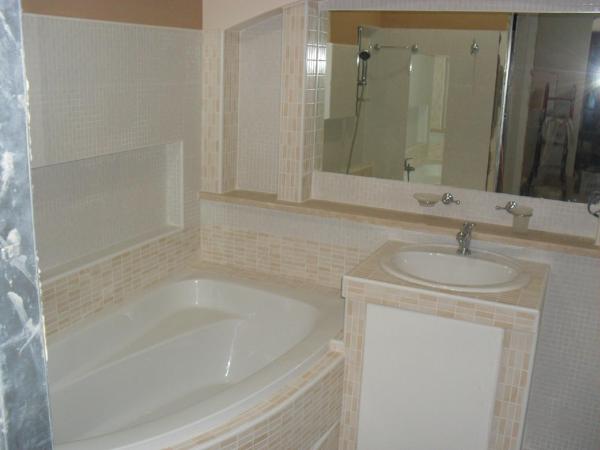 Foto: bagno con messa in opera vasca e lavello in muratura di lavori ... Vasca in muratura