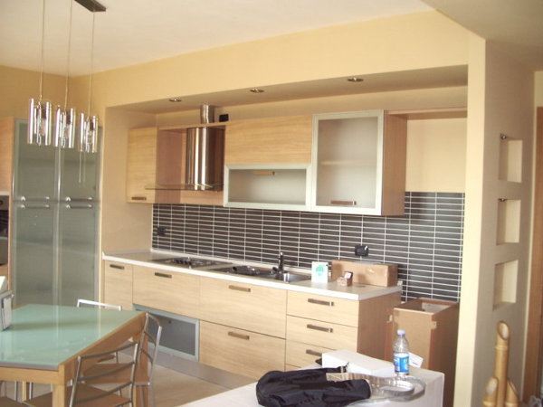 Foto: chiusura cucina in cartongesso con faretti,spalletta con ... Cartongesso cucina faretti