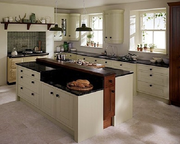 Foto: esempio cucina classica bianca in legno su misura di ... Cucina classica bianca