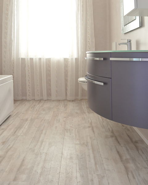 Foto: pavimento e rivestimento bagno in pvc/lvt di conforti ... Bagni pavimenti e rivestimenti
