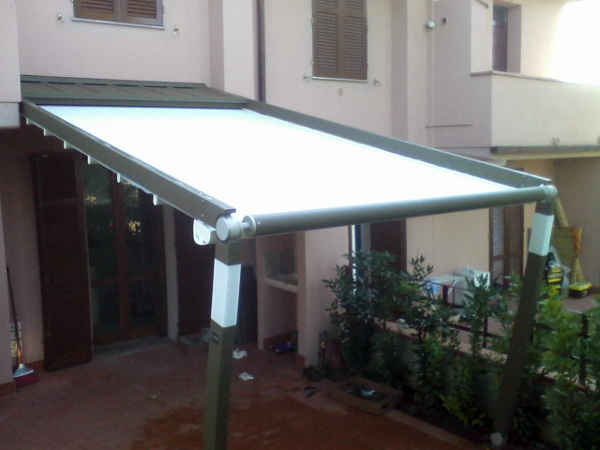 Foto: struttura in alluminio move con tenda a 2 guide by corradi di ... Tenda con struttura in alluminio