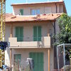 Pulizia e sanificazione bifamiliare sovrappoosta anni 70 (1° piano) vuota, tricamere 145 mq totali, garage e cantina
