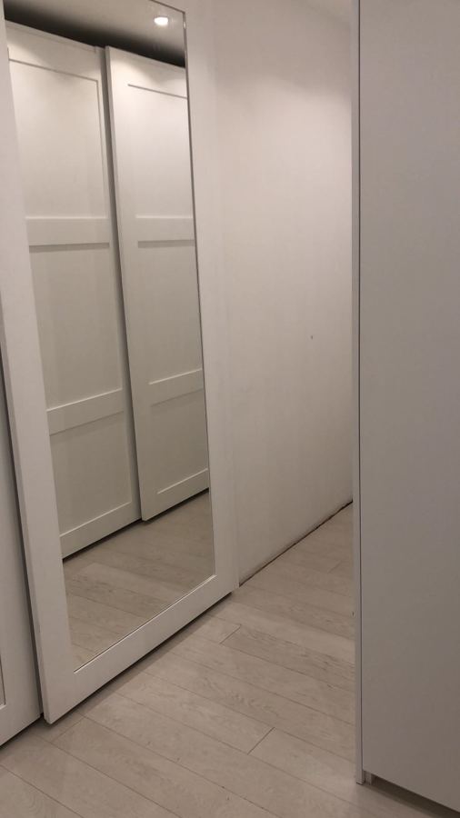 Foto: armadio scorrevole su misura con specchio di muna design ... Armadio a specchio su misura