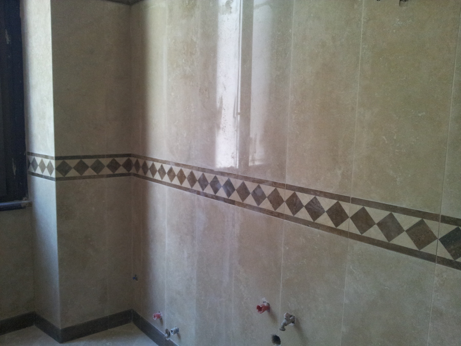 Foto: bagno con rivestimento in marmo si travertino di mario #290125 ... Bagni rivestiti in marmo
