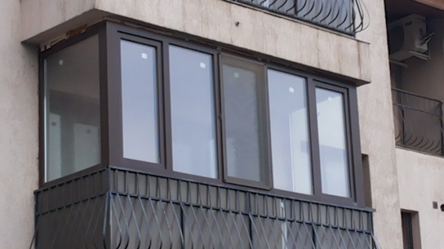 Veranda balcone. stunning veranda mobile bilo is a small home in the ... Veranda sul balcone