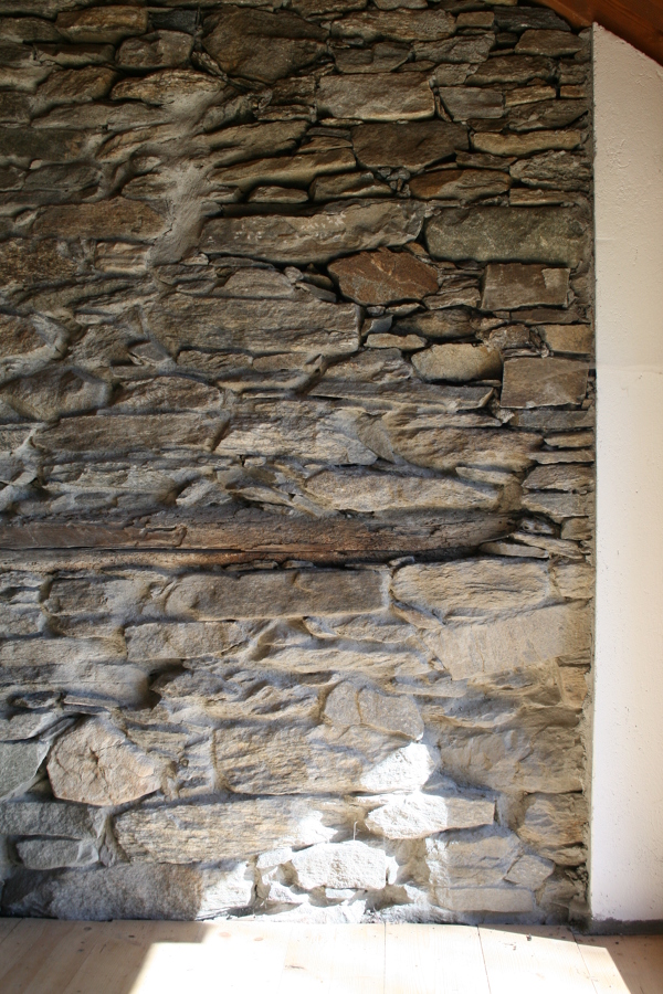 Foto Dettaglio Pietra/legno/intonaco di Arch. Francesco