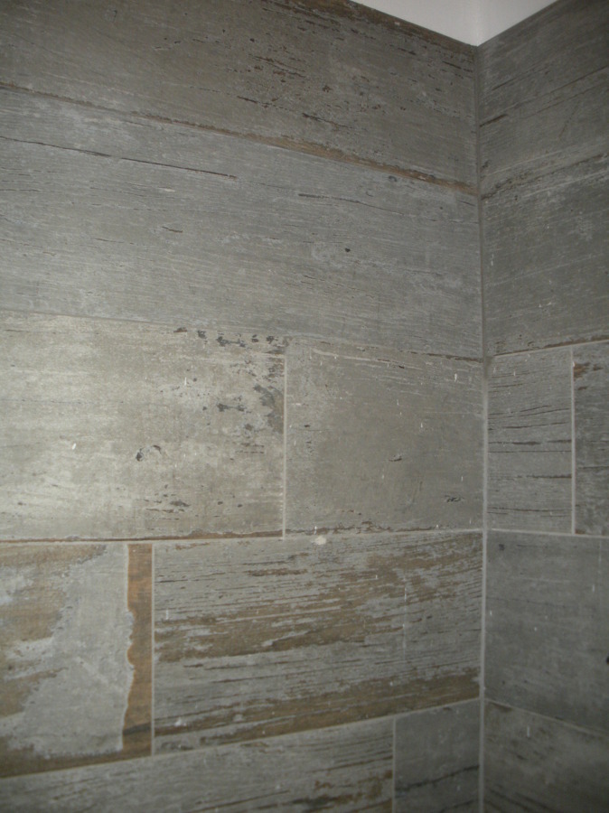 Foto: finto legno rivestimento bagno in camera di studio di ... Rivestimento finto legno
