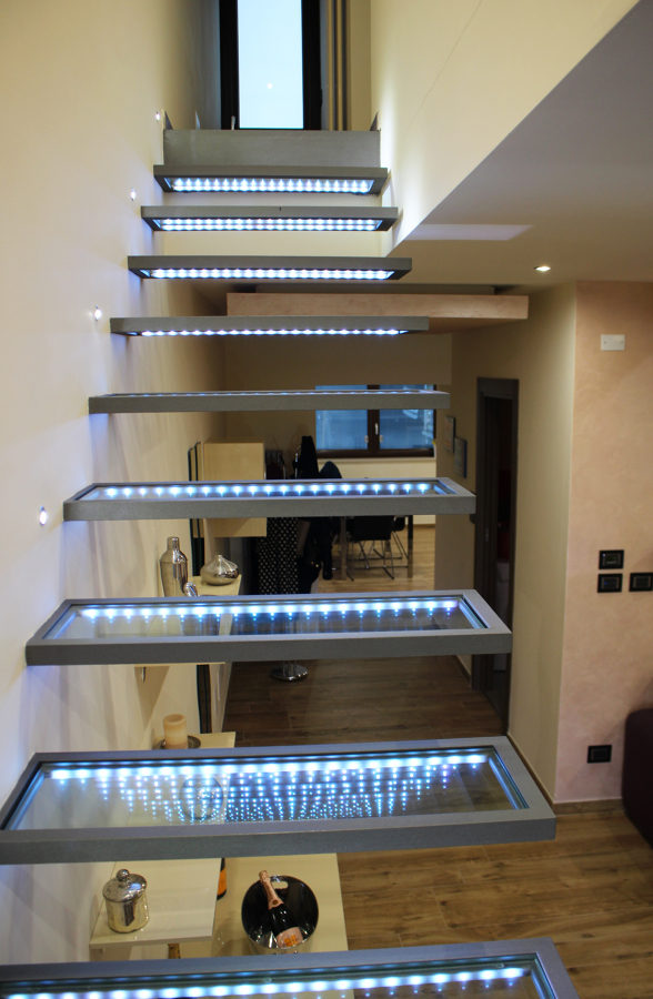 Foto: illuminazione scala interna di studio archic architetto igor ... Illuminazione scala interna