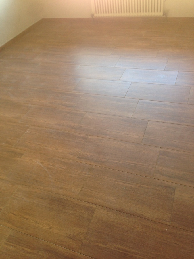 Foto: posa grès porcellanato di impresa edile artese ildebrando ... Gres porcellanato effetto legno posa