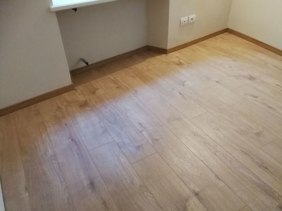 Posa pavimento laminato Rovere