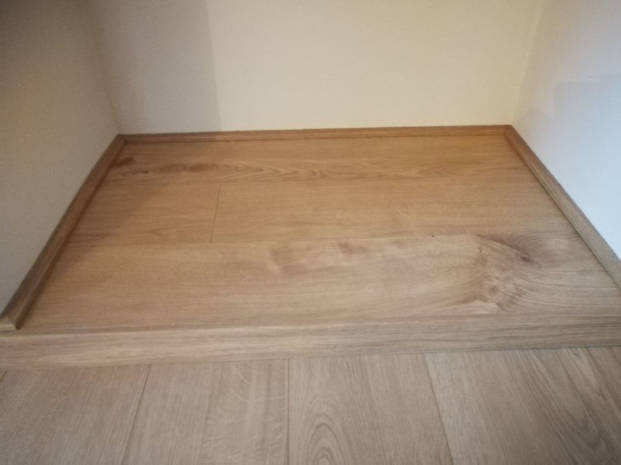 Posa pavimento laminato Rovere