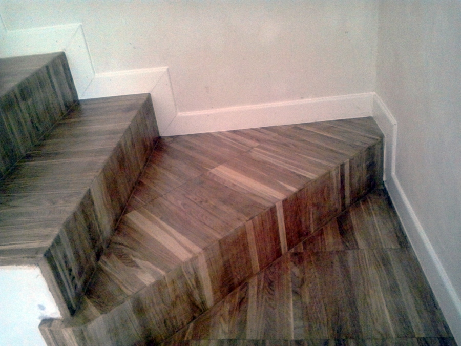 Foto: scala in parquet tradizionale a listelli di jimenez parquet ... Parquet industriale roma