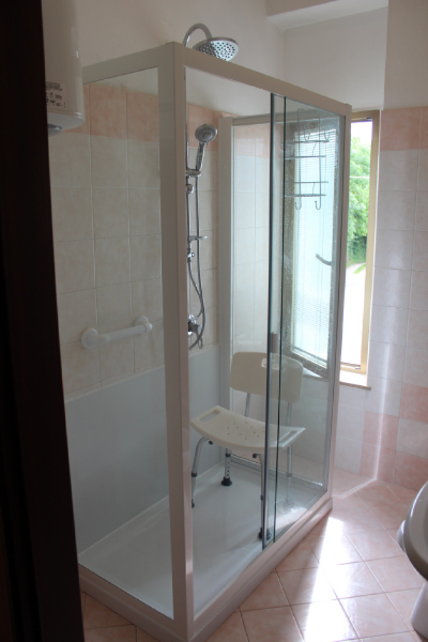 Foto: sostituzione vasca da bagno con box doccia di bagnopronto ... Cambiare box doccia