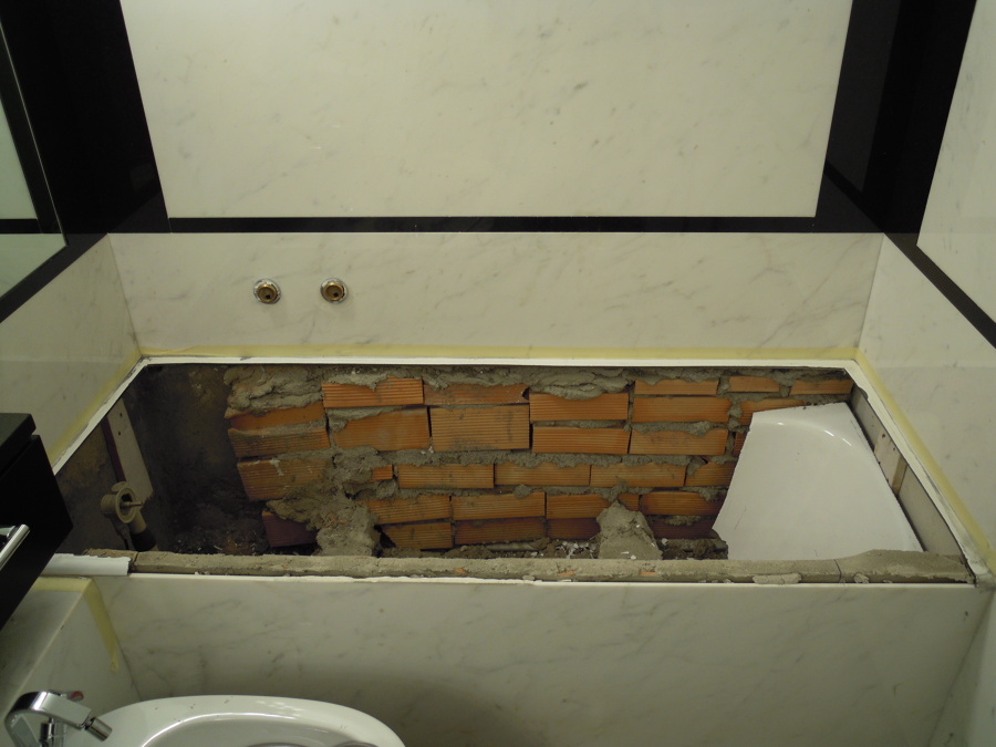 Progetto di sostituzione vasca da bagno senza rompere le piastrelle ... Come sostituire vasca da bagno