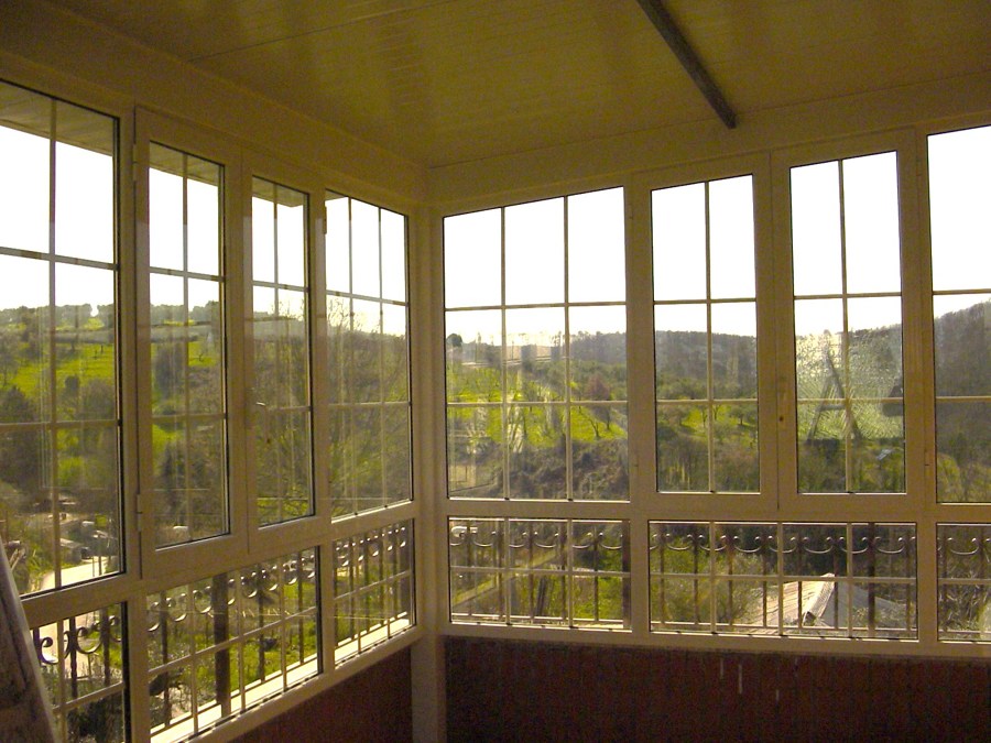 Foto: veranda in alluminio, vetro camera stile inglese di te.da sas ... Infissi stile inglese