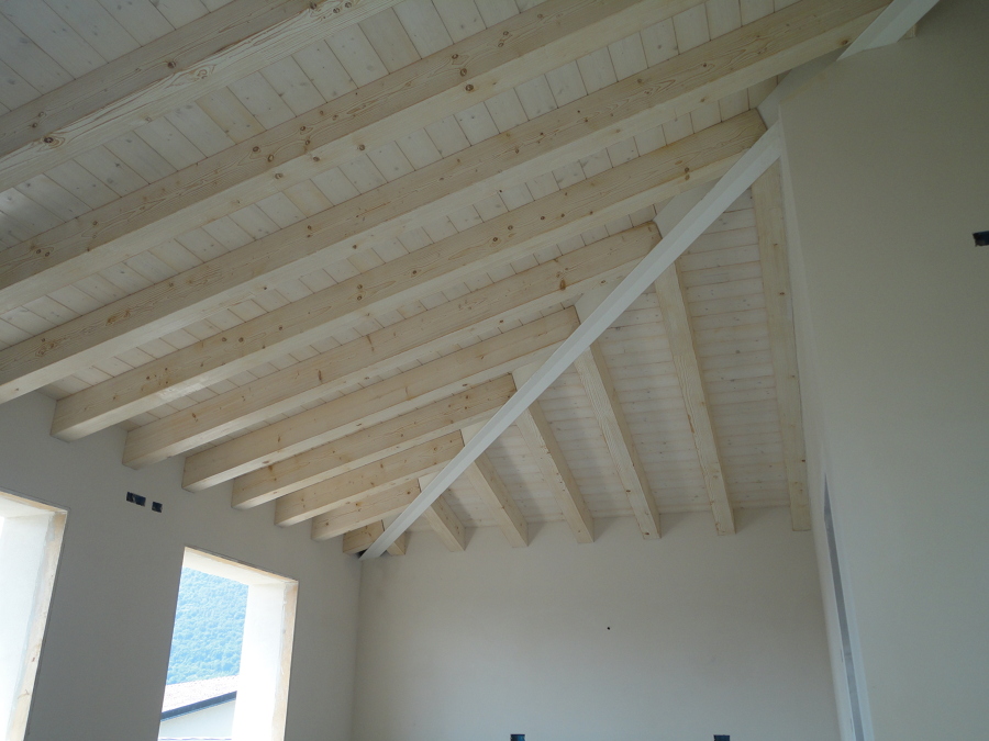 Foto: vista interna tetto in legno. di impresa di costruzioni ... Tetto a vista