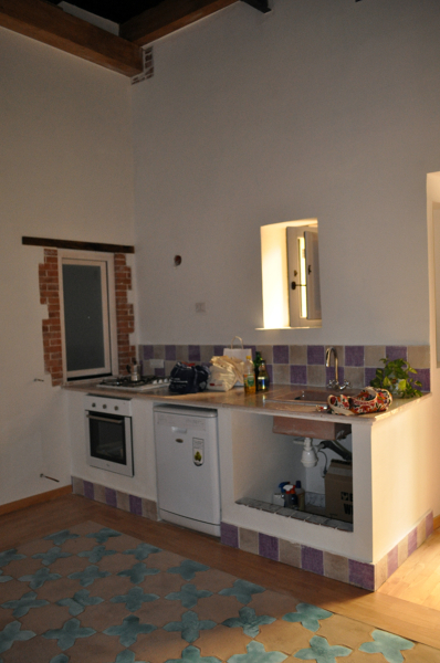 Foto: angolo cottura con cucina in muratura, realizzata con ... Cucina angolo cottura in muratura