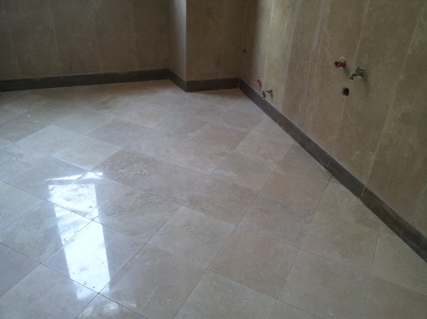 Foto: bagno con rivestimento in marmo si travertino di mario #290127 ... Bagni rivestiti in marmo